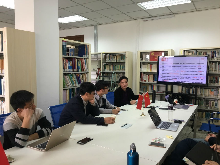 教研院a?教育工作大家谈a?系列活动(之三):教研硕17党支部开展专题组织生活,热议公司“第25次教育工作讨论会a??.jpg